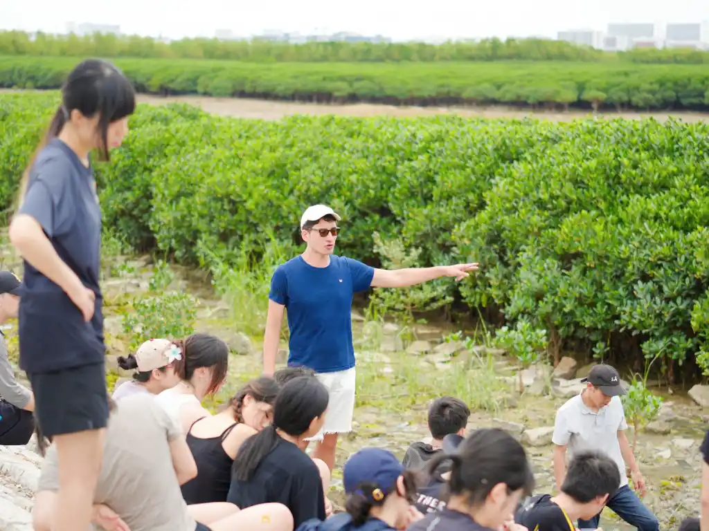 Students join in environmental science and coastal ecosystems exploration with STEAM education activities.